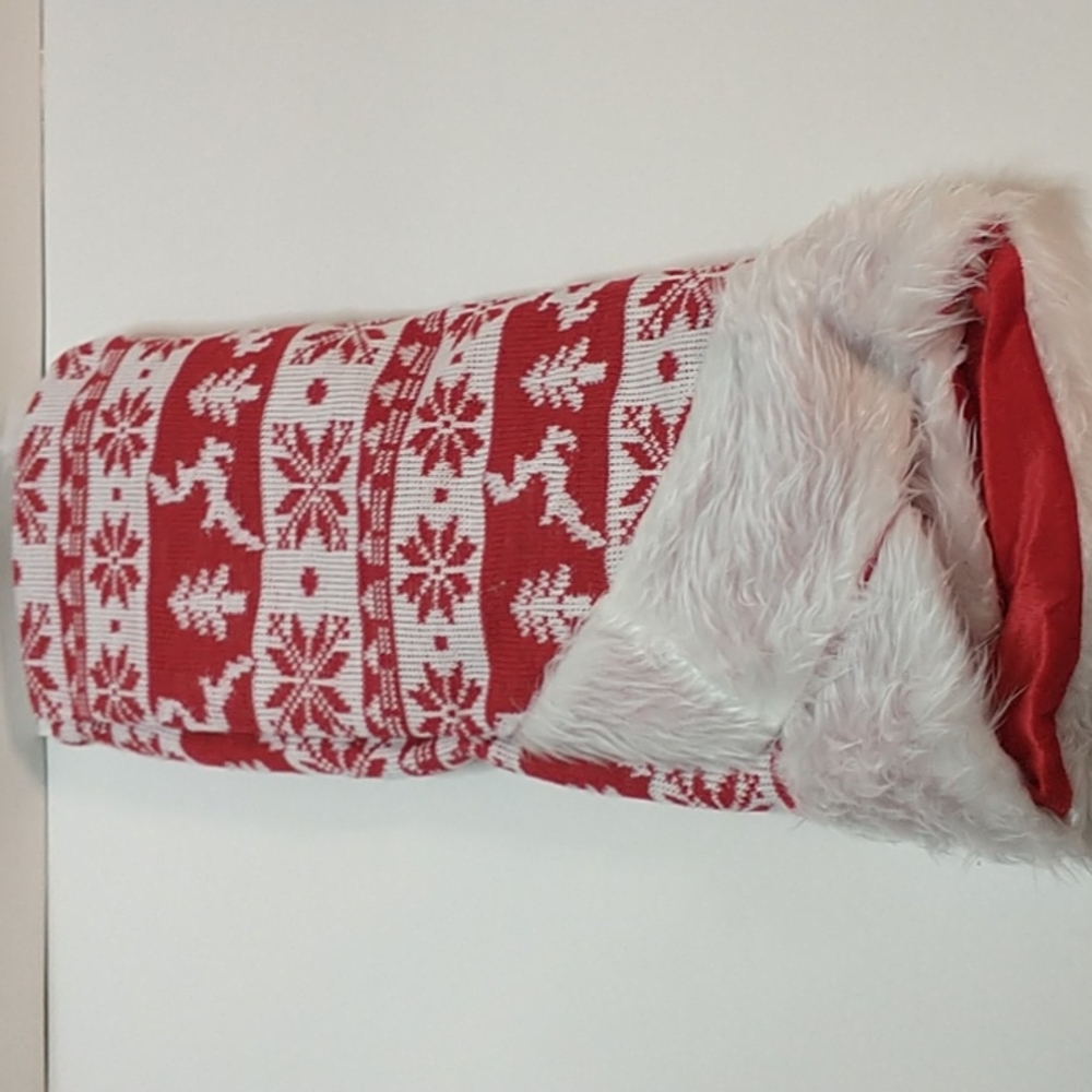 Holiday Style Tree Skirt Red and White Color - Picture 8 of 10
